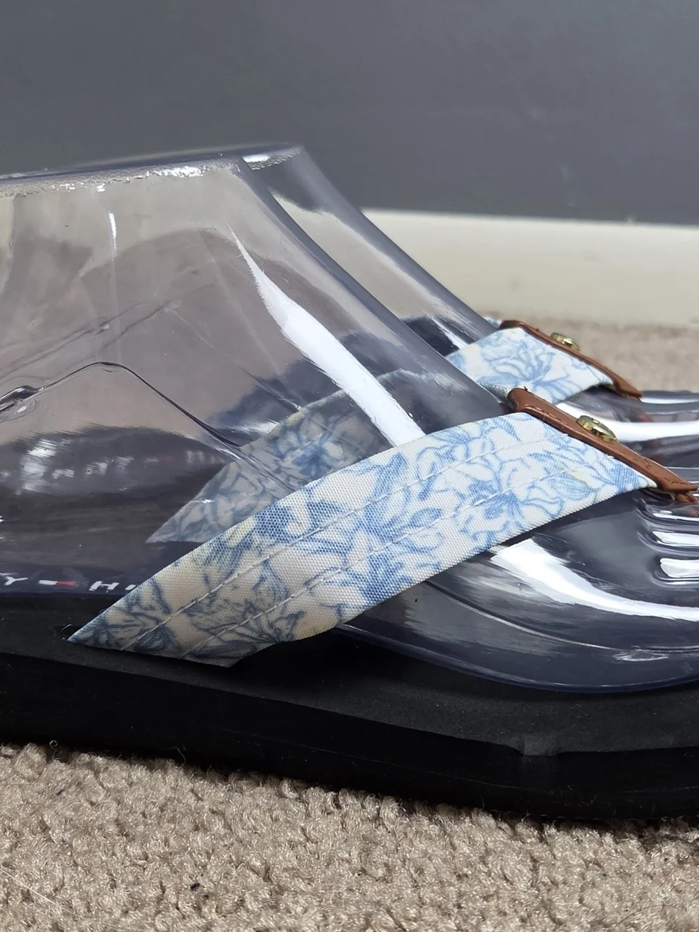 Tommy Hilfiger Blue Floral Thong Sandals with Brown Trim